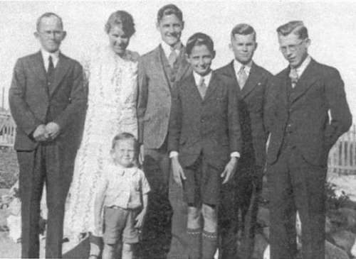 The Raymond family at Freemantle in 1935
